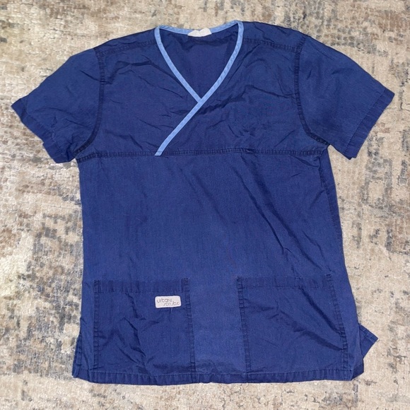 Urbane scrub top size small - Picture 1 of 3